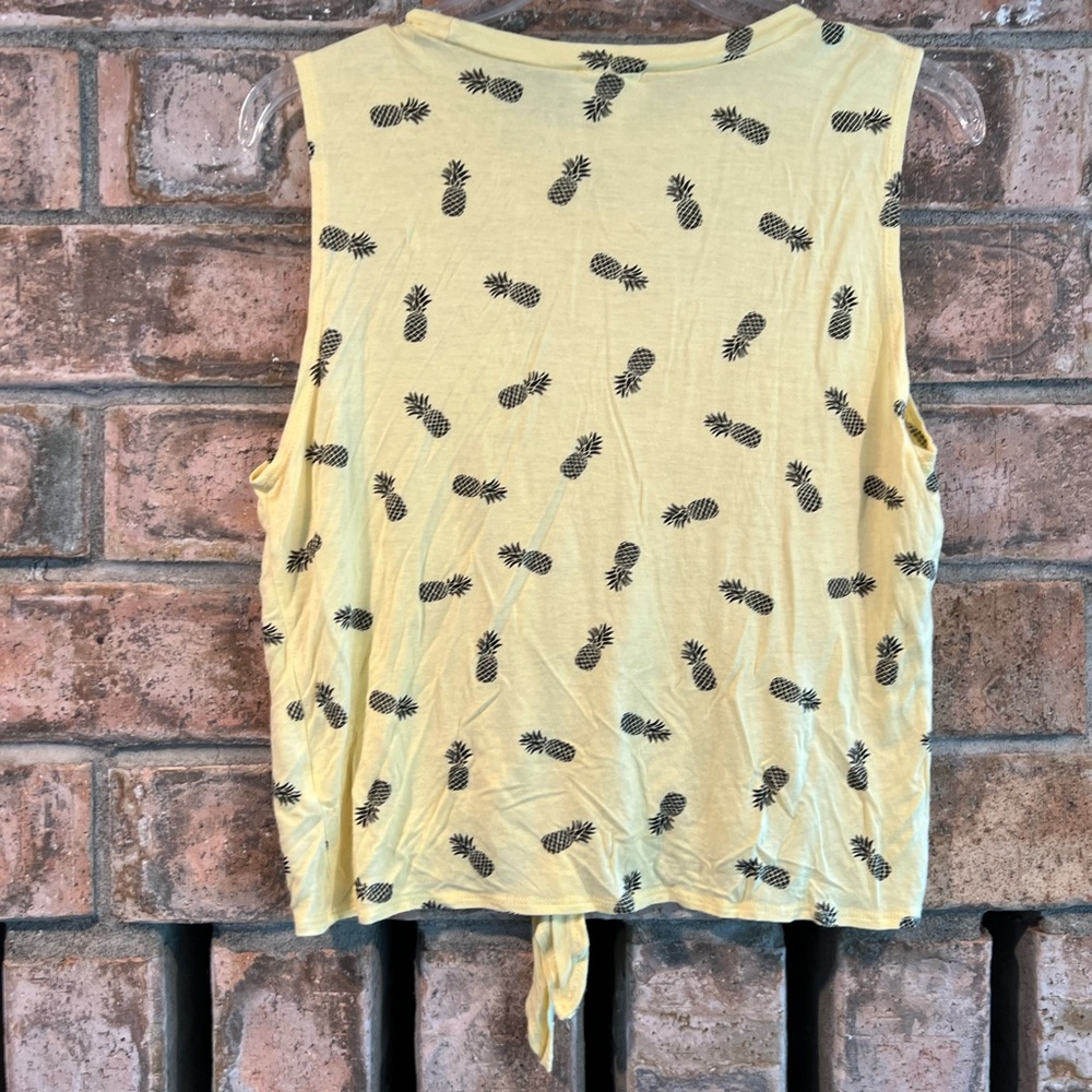Dirtee Laundry Pineapple Tank - Picture 5 of 8